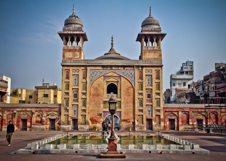 Top 10 Best Mosques Architecture Around the World | Muslim Voice for Peace